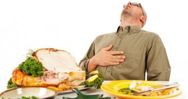 لو حاسس بتخمة ومغص بعد العيد.. اعرف تعمل إيه قبل ما تتجه للأدوية