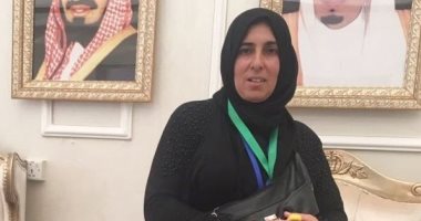 حاجة فلسطينية تطوف حول الكعبة برصاصة إسرائيلية تسكن صدرها
