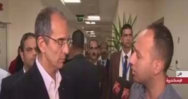 وزير الاتصالات يعلن انتهاء توصيل الإنترنت للمدارس أكتوبر المقبل