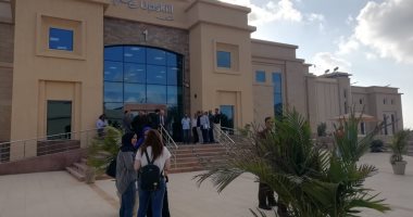 وزير الاتصالات يتفقد المنطقة التكنولوجية ببرج العرب 