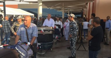 صور.. وصول أول رحلة رسمية ضمن الجسر الجوى لمصر للطيران لعودة الحجاج