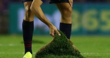 بيكيه يهاجم رابطة الدوري الإسبانى بسبب سوء أرضية ملعب بلد الوليد