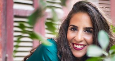 المطربة نهى فكري تحيي حفلاً بمهرجان العلمين الجديدة الليلة
