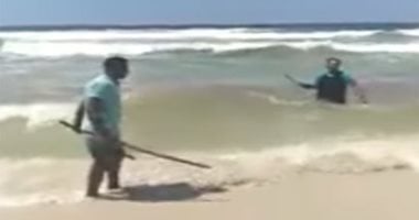 فيديو.. محامى قاتل ضحية شاطئ الإسكندرية: موكلى مختل عقليًا.. والنيابة حبسته 15يوما