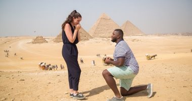 تحت الهرم يا أوليفيا هطلب منك الجواز.. رحلة إليشا من أمريكا لمصر لمفاجأة حبيبته