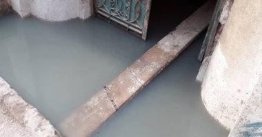 صور.. غرق شوارع البدرشين بمياه الصرف الصحى.. والأهالى تستغيث