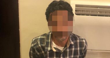 القبض على كميائى سابق زور  بطاقات مختلفة باسمه للهروب من الملاحقات بالشروق