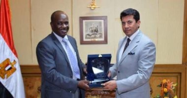 أشرف صبحى يستقبل وزير الشباب والرياضة السودانى