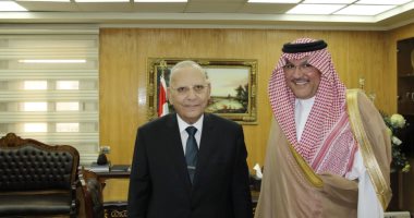 وزير العدل يلتقى السفير السعودى لبحث تعزيز التعاون القضائى بين البلدين