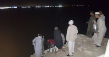 صور.. 5 ملايين زريعة جمبرى تعيد الحياة لبحيرة قارون