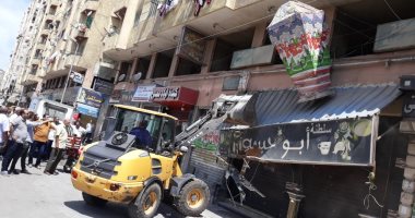 قطاع التفتيش بـ"التنمية المحلية" يشن حملة لغلق المقاهى المخالفة بالإسكندرية