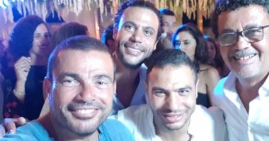 شاهد.. سيلفى عمرو دياب مع محمد إمام فى حضور عمرو عرفة