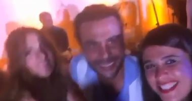 شاهد..  رقصة ياسمين عبد العزيز مع محمد إمام فى فرحه بالساحل 