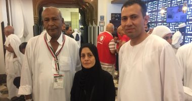 صور.. 5 مشاهد فى موسم الحج.. دموع أسر الشهداء تختلط بتكبيرات الحجاج.. براءة تطوف حول البيت العتيق.. ما تفرقه الحروب تجمعه الكعبة.. الأمن السعودى ابتسامة دائمة وخدمة لضيوف الرحمن
