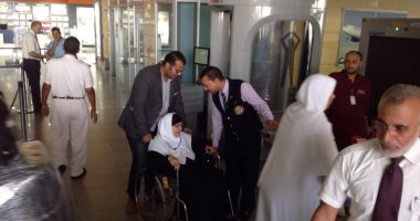 صور.. مطار برج العرب يستقبل الحجاج العائدين من موسم الحج