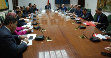 وزير الزراعة يشدد على سرعة الانتهاء من تفعيل منظومة كارت الفلاح