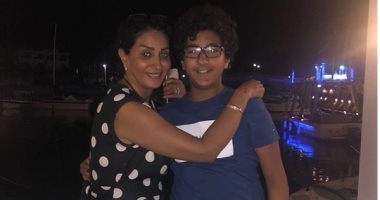شاهد.. وفاء عامر وابنها فى صورة جديدة