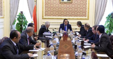 صور.. رئيس الوزراء يتابع ترتيبات بدء العام الدراسى الجديد مع وزيرى التعليم والاتصالات