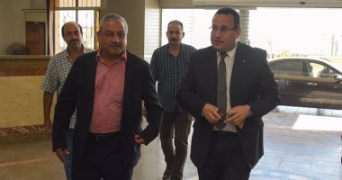 وصول محافظ الإسكندرية الجديد إلى ديوان المحافظة لتسلم مهام منصبه.. صور 
