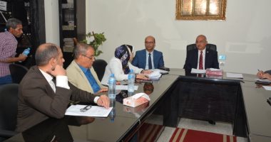 صور.. رئيس جامعة أسيوط يترأس اجتماع مجلس مستشفى الأمراض النفسية الجامعى