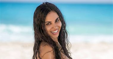 للمرة الثانية × 10 أيام.. نسرين أمين بمايوه جديد وإطلالة جريئة على البحر
