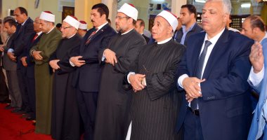 وزير الأوقاف: الزواج أمانة وعهد يجب الحفاظ عليه.. وزواج القاصرات جريمة - صور