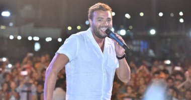 رامى صبرى فى حفل جماهيرى كبير بالإسكندرية