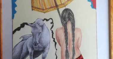 قارئة تشارك برسومات سريالية تبرز معاناة المرأة مع الحب والارتباط