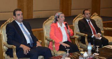 "البيئة" تبحث تطوير منظومتى الإعلام البيئى وخدمات المواطنين