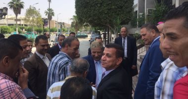 صور.. محافظ الإسماعيلية السابق: دخلت المحافظة أهلاوى وخرجت إسمعلاوى