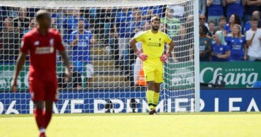 لاعب ليستر سيتى يحرم أليسون من تكرار إنجاز رينا.. فيديو