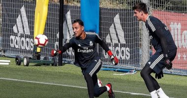 مدرب ريال مدريد يحسم الصراع بين نافاس وكورتوا
