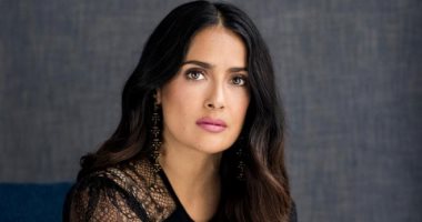سلمى حايك تكشف لجمهورها سرا من أسرار رشاقتها.. فيديو وصور
