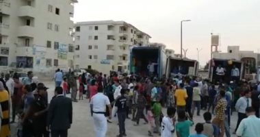 صور.. أمن البحر الأحمر يوفر الأدوات المدرسية بأسعار مخفضة للمواطنين