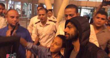 محمد صلاح يستجم فى الإسكندرية لمدة 24 ساعة ويكتفى ببودى جارد واحد