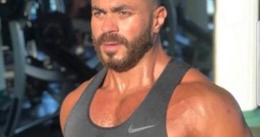 الفنان خالد سليم يستعرض عضلاته فى صالات الجيم