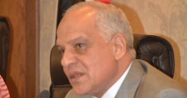 محافظ الجيزة يحيل مسئول سرفيس موقف "مقار" للنيابة بعد تحصيل الكارته دون إيصالات