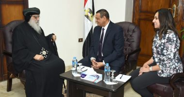 محافظ البحيرة يستقبل وفدًا كنسيًا برئاسة الأنبا باخوميوس