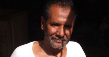 منجد النجوم.. عم هاشم 37 سنة خدمة فى التنجيد البلدى ونبيلة عبيد أشهر الزبائن