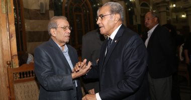 فيديو وصور..سياسيون ووزراء وصحفيون ونواب فى عزاء حسين عبد الرازق بمسجد عمر مكرم