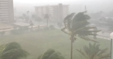 صور.. عاصفة مدارية تضرب جنوب ولاية فلوريدا بأمريكا