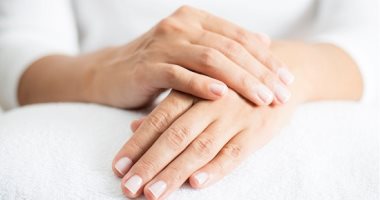 4 طرق سهلة لحماية أظافرك من الجفاف والتكسر