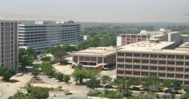 جامعة أسيوط توضح حقيقة تركيب شرائح ومسامير لمريض بالمستشفى الجامعى