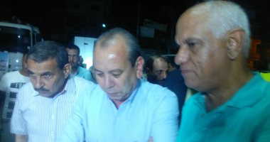 محافظ كفر الشيخ يحيل 238 موظفاً للتحقيق ويعد بتوفير فرصة عمل لشاب بعد الافراج عنه