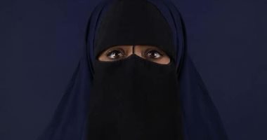 عشاق السينما يترقبون سباق "نجمة الجونة الذهبية".. أفلام تتناول الفقر والفقد والعوز والحرب فى سوريا ومخيمات اللاجئين.. أبو بكر شوقى وعلواش وسؤدد و‬جرباوى يتنافسون بمسابقة الأفلام الروائية الطويلة