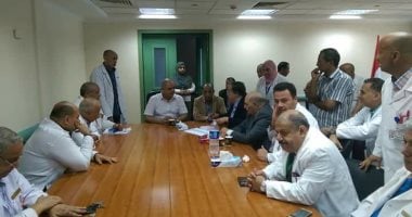 محافظ الغربية يتفقد مستشفى زفتى ويعقد اجتماعًا بالأطباء