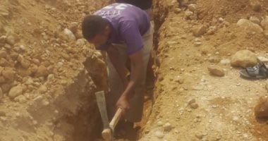 صور.. أصحاب المصانع بمدينة البغدادى يشكرون المحافظ لتدخله بأزمة مواسير المياه