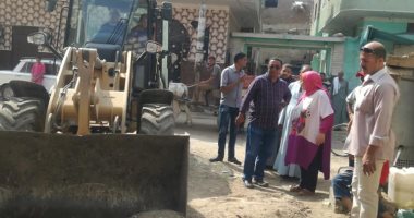 إزالة فورية لـ3 حالات تعدى على أراضى زراعية بمركز الفتح بأسيوط