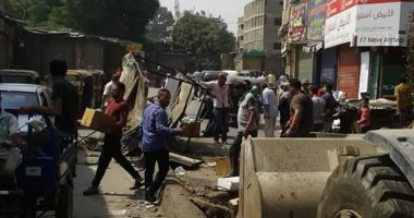 صور .. حملة لرفع الإشغالات بإمبابة والعمرانية