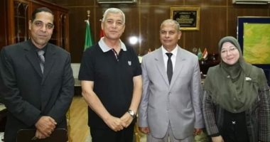 محافظ المنوفية يلتقى بمسئولى تعليم الكبار بالمحافظة